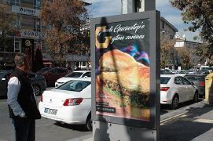 "Şimdi Gaziantep&#8217;e Gitme Zamanı" afişleri Ankara caddelerinde