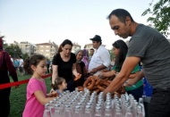 Simitli gazozlu yazlık sinema keyfi