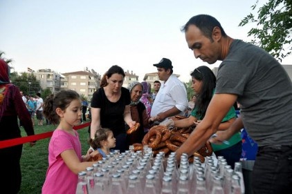 Simitli gazozlu yazlık sinema keyfi