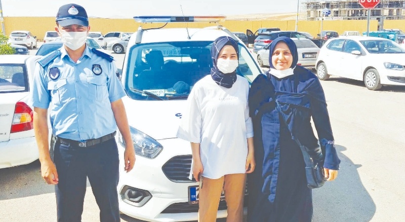 Sınava geç kalan öğrencilerin imdadına zabıta yetişti