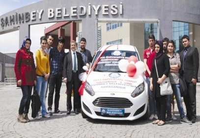 Sınavda birinci olana yine otomobil var