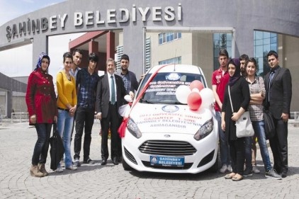 Sınavda birinci olana yine otomobil var