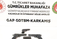 Sınır kapısında 3 tabanca ele geçirildi