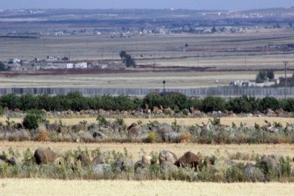 Sınıra 300 metrede bir askeri kuleler inşa ediliyor