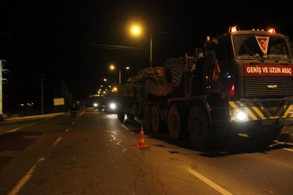 Sınıra tank ve obüsler gitti