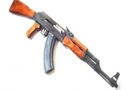 Sınırda 400 kaleşnikof silah