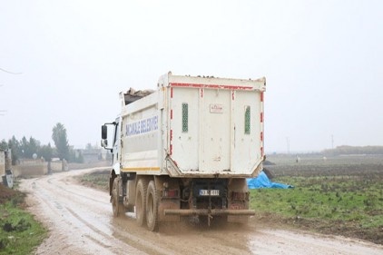 Sınırda kamyon hareketliliği var
