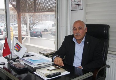 Sınırda kilometrelerce kuyruk oluşuyor