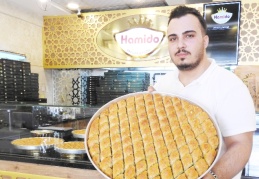Siparişleri yetiştirebilmek için hummalı şekilde çalışıyorlar