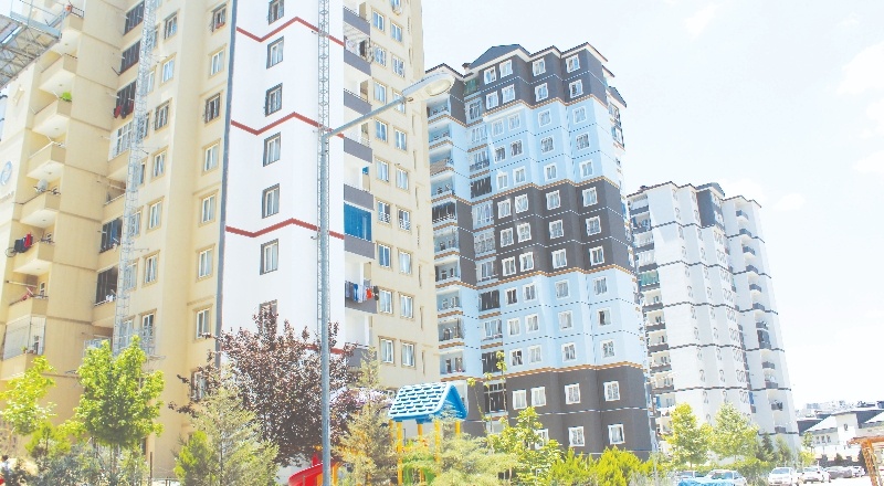 Site yöneticisi: “Biz fabrika işçisiyiz, paramızı geri ödesinler”