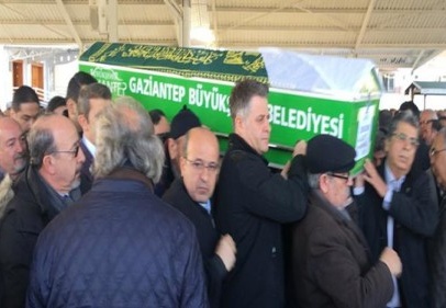 Sıtkı Severoğlu, annesini toprağa verdi