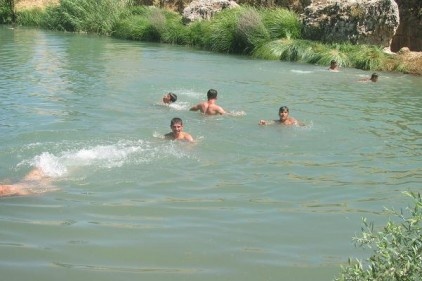 Sıtma Pınar Çayı, sıcaktan bunalanları kucaklıyor