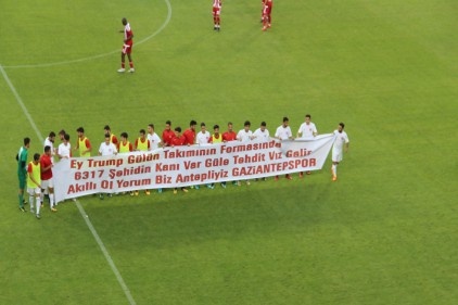 Sivasspor - Gaziantepspor maçında Trump&#039;a tepki 