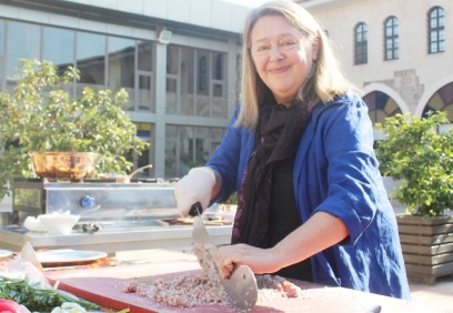 Şiveydiz, soğan kebabı ve Antep lahmacunu yaptı