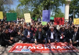 Sivil darbe süreci herkesi etkilemeye devam ediyor