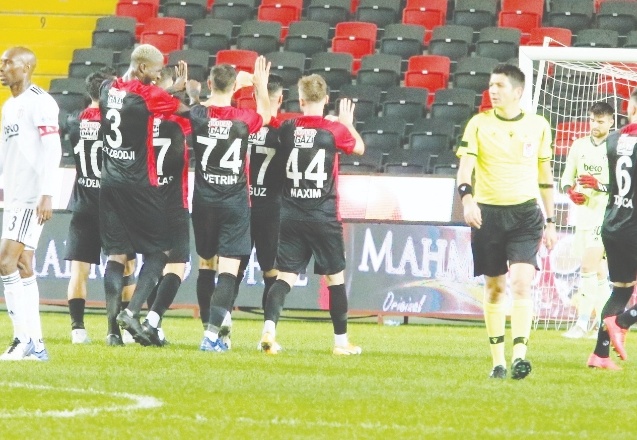 Siyah-beyazlılar mutlak 3 puan hedefliyor