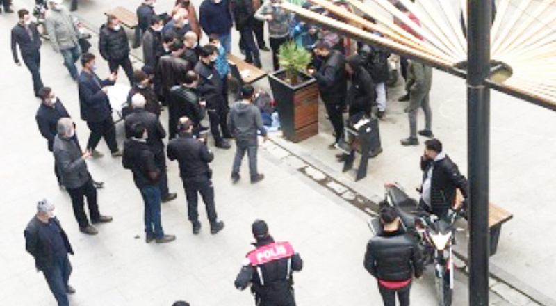 Siyah renkli çanta korku ve paniğe neden oldu