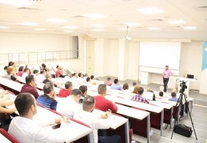 Siz siz olun kimseyi dış görünüşleri ile yargılamayın