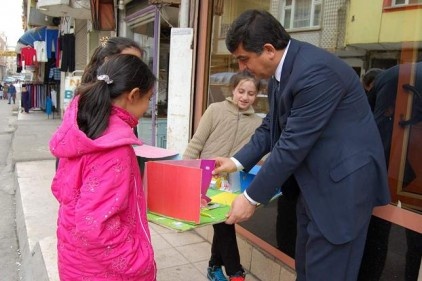 Şöför Ali Caddesi&#039;ni gezerek esnafla bir araya geldi