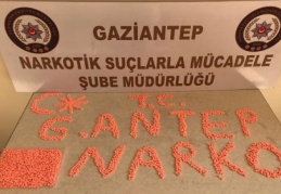 Şoför koltuğunun altına gizlenmiş 3 bin adet uyuşturucu hap ele geçirildi