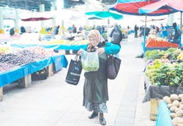 Sofralar küçüldü, aileler yaşamlarını yarı aç şekilde sürdürmek zorunda kalıyor