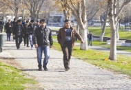 Soğuğa rağmen güneşin tadını çıkardılar