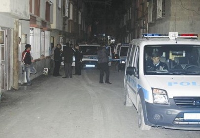 Sokağa atılan sis bombaları paniğe neden oldu