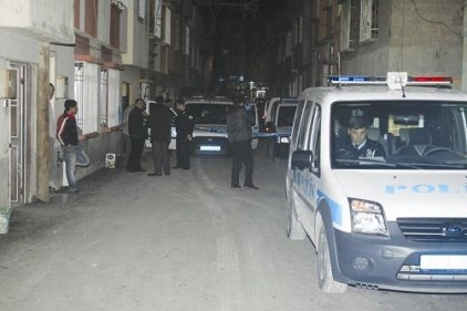 Sokağa atılan sis bombaları paniğe neden oldu
