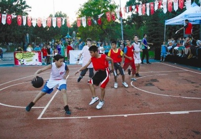 Sokak basketboluna Güney Eğitim Kurumları damga vurdu