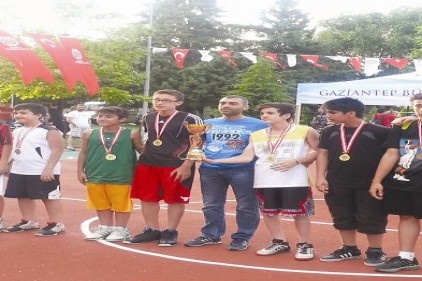 Sokak basketbolunda çifte şampiyonluk yaşandı