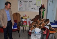 Sokak hayvanları için süt, mama, ilaç ve battaniye bağışladılar