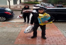 Sokak hayvanlarına yardım elini uzattılar