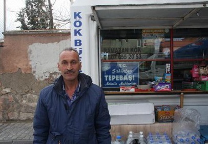 Sokak lambası yanmadığı için mahalleli gece sokağa çıkamıyor