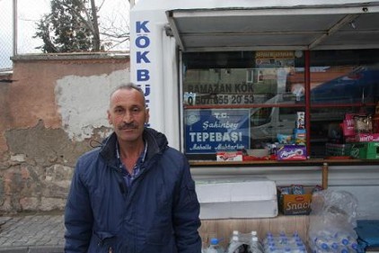Sokak lambası yanmadığı için mahalleli gece sokağa çıkamıyor