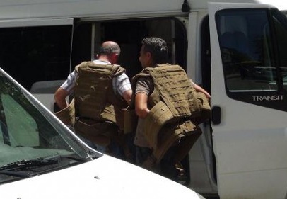 Sokak ortasında av tüfeği ile dehşet saçtılar