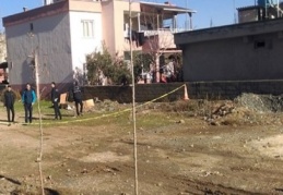 Sokak ortasında poşete sarılı bir günlük bebek cesedi