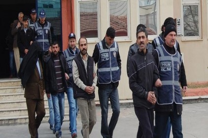 Sokak satıcıları gözaltında