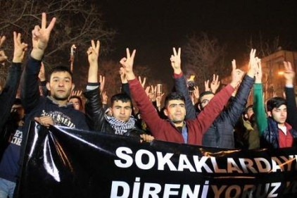 &#039;Sokaklardayız, Direniyoruz ve yasakları tanımıyoruz&#039;