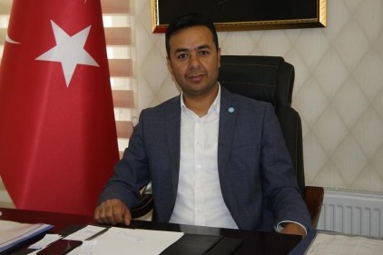 Sokaktaki afişlerin parası vatandaşın cebinden çıkıyor