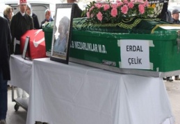 Son yolculuğuna uğurlandı