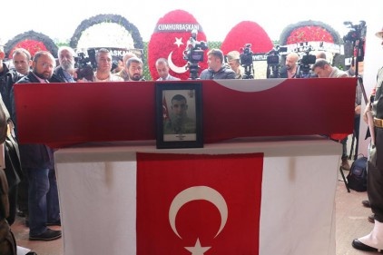 Son yolculuğuna uğurlandı