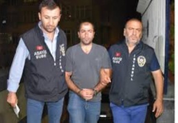 Şort giyen kadına tekme atan erkek tutuklandı 