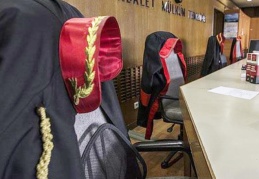 Soru sormak isteyen avukat salona alınmadı