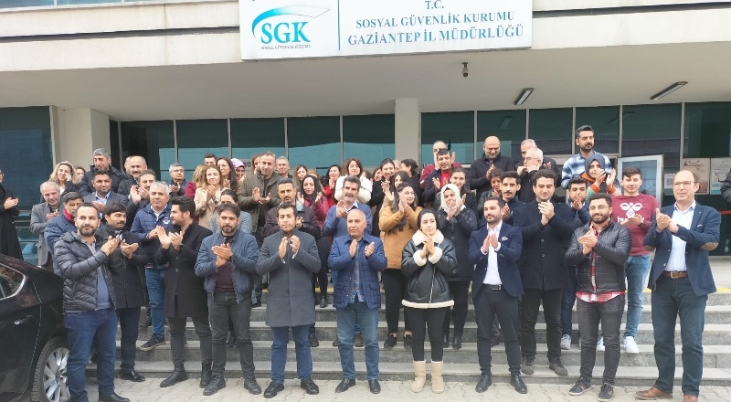 Sosyal güvenlik emekçileri normal iş yükünü katbekat aşan bir iş yüküyle baş başa bırakıldı
