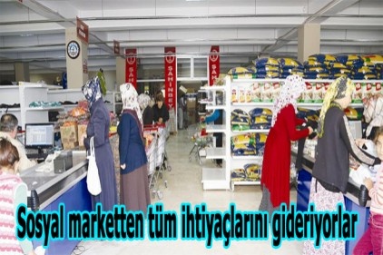 Sosyal marketten tüm ihtiyaçlarını gideriyorlar