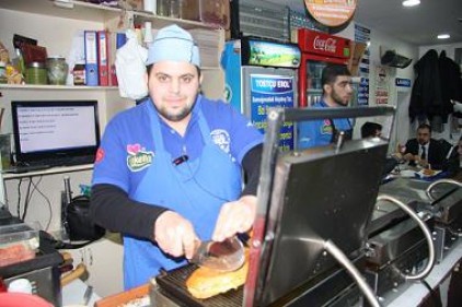 Sosyal medya fenomeni tostçu Erol