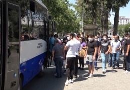 Sosyal mesafe kalmadı, her yer çöplüğe döndü