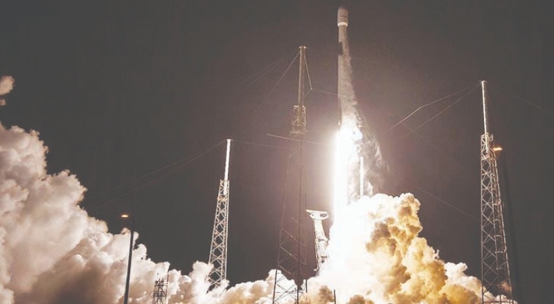 SpaceX, 7 tonluk dijital radyo uydusunu uzaya yolladı