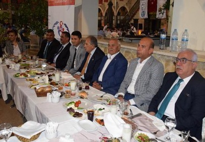 Spor adamları iftarda bir araya geldi