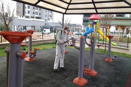 Spor merkezleri, parklar ve banka ATM&#8217;leri dezenfekte ediliyor